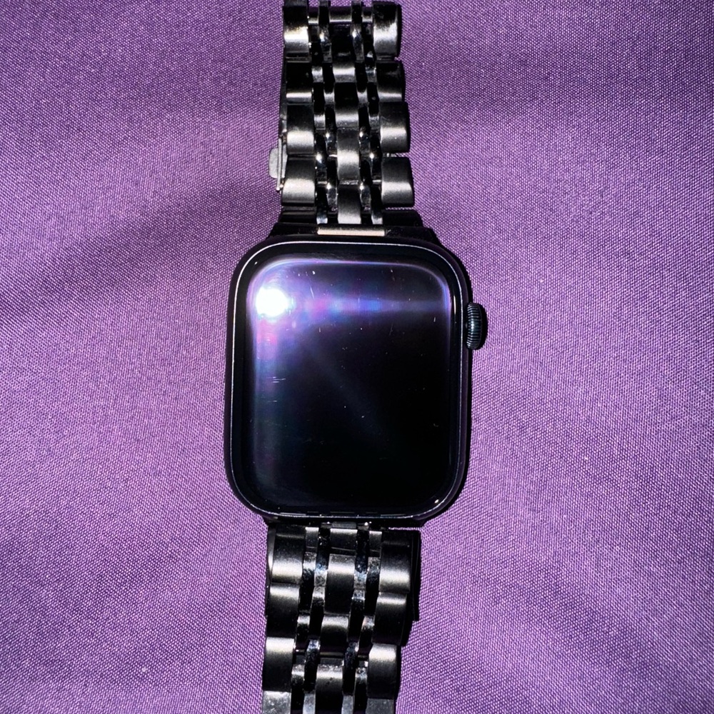 Apple Watch Series 7.